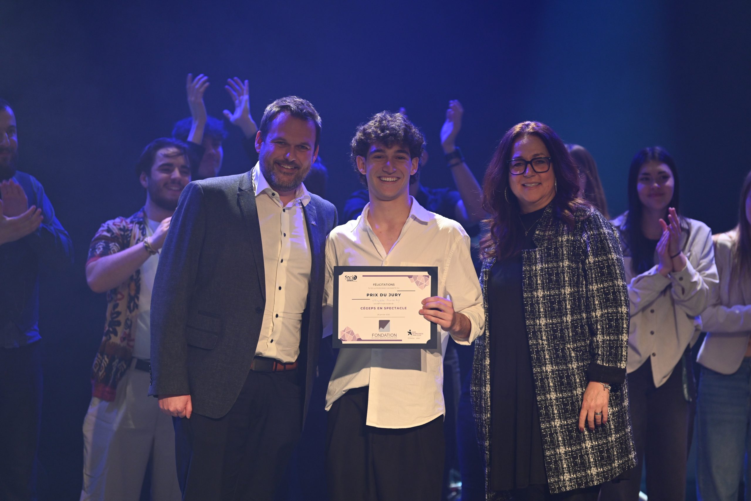 Maxime Roy, étudiant en Sciences de la nature originaire de Saint-Jules, qui a reçu le Prix du jury pour son numéro de danse À bicyclette