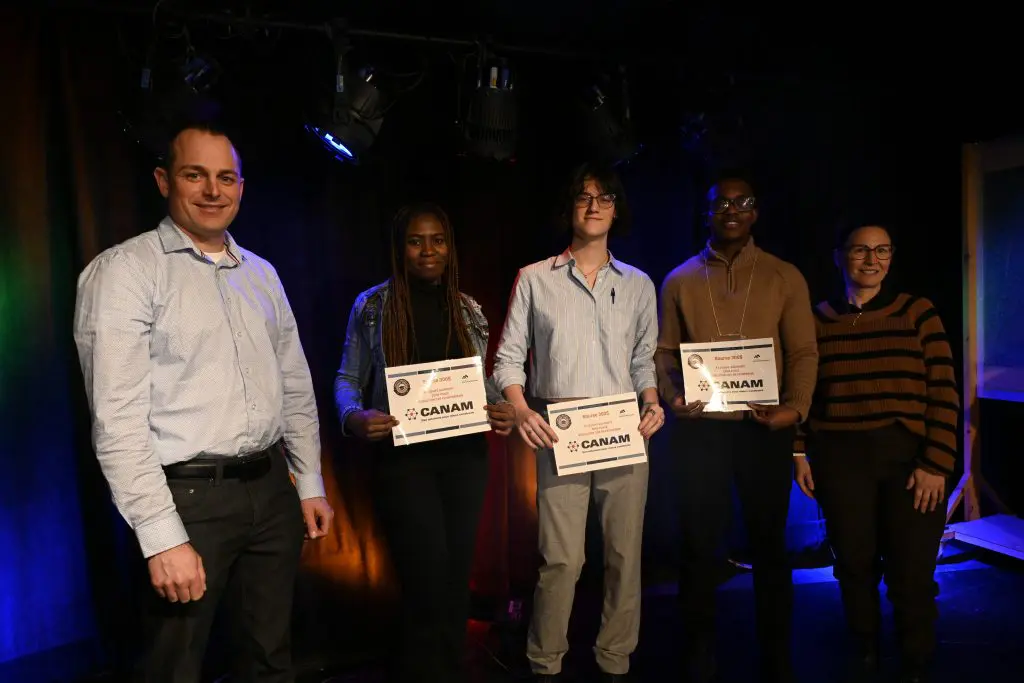 Cas en entreprise_2e place_Collège Ahuntsic_Maxime Boulanger (Canam), Camilya Mwaka Bukasa, Roxanne Caron Lamontagne, Arthur Excellent et Lisa Faucher (Moisson Beauce)