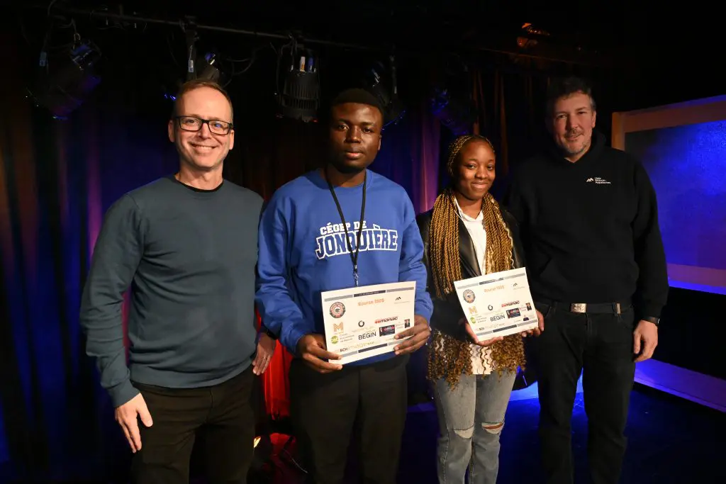 Cas théoriques_3e place_Philippe Racette (CBA), Lucas Dubé (Cégep de Jonquière), Odelia Ndelela Mbaya (Cégep de Granby) et Mathieu Hamel (CBA)