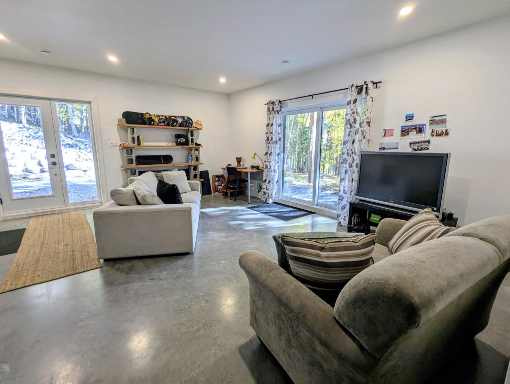 PXL_20250919_1948067182