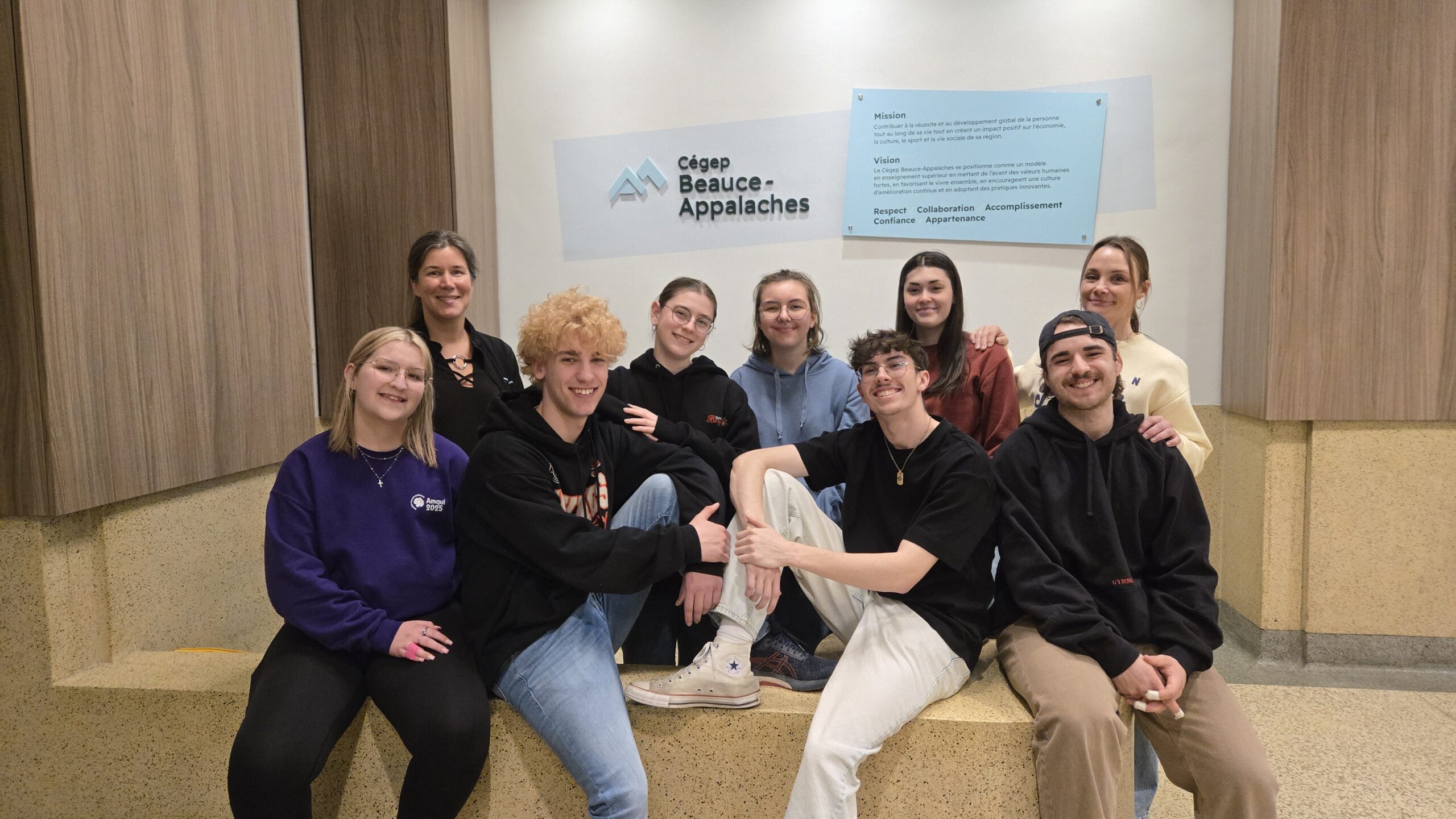 Des étudiant(e)s du Cégep Beauce-Appalaches donnent vie à des appels 911 fictifs pour soutenir la formation en centre d'appels d'urgence